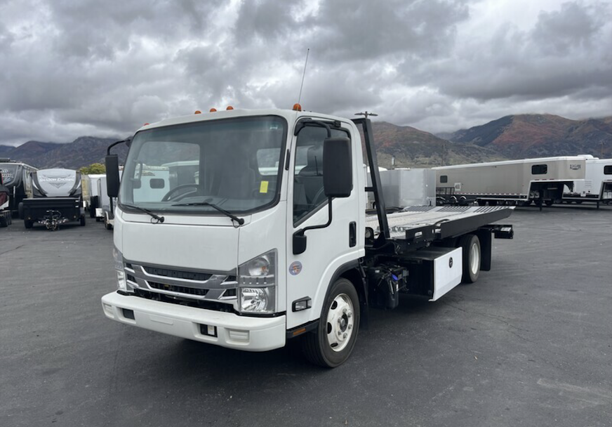 2022 Isuzu NRR 