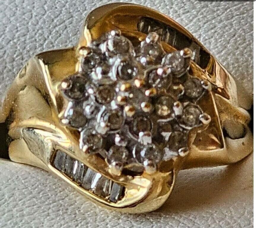 Beautiful 14k Gold Diamond Cluster Ring 6g