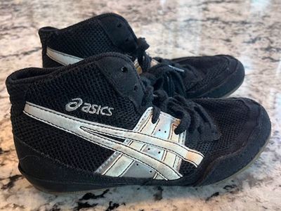 ASICS Matflex 5 Men's Wrestling Shoes SIZE 1 VERY VERY SLIGHTLY USED!