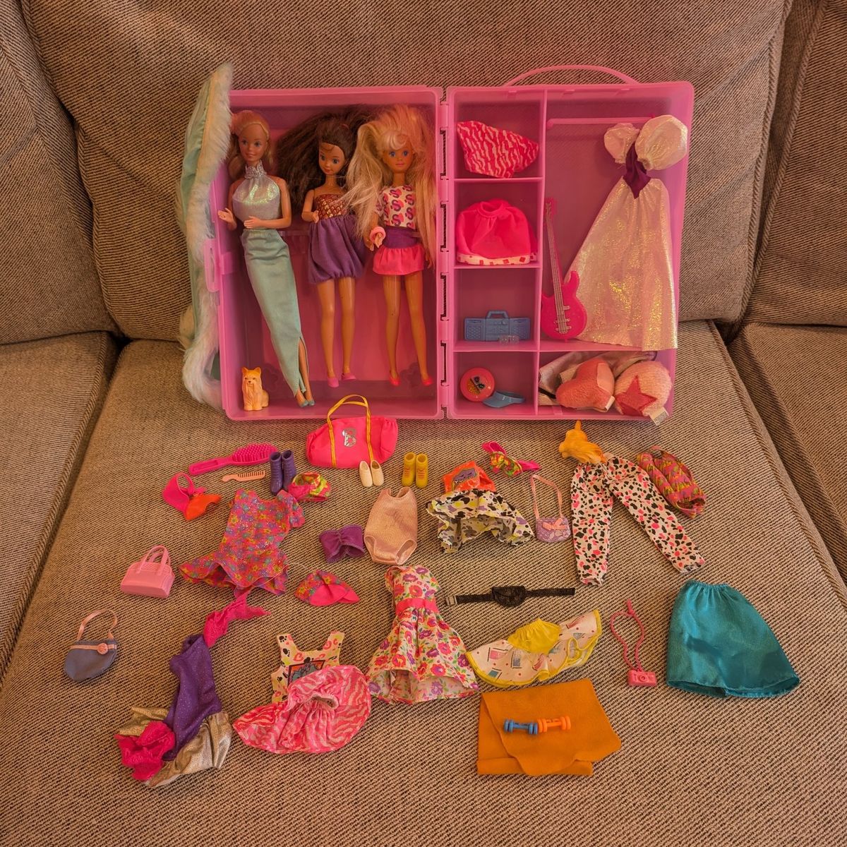 Barbie Dolls Fashion Trunk 80s Clothes Accessories