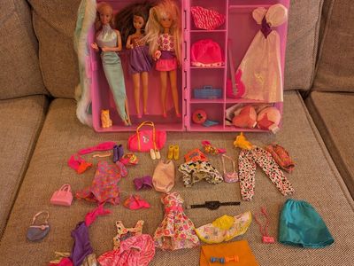 Barbie Dolls Fashion Trunk 80s Clothes Accessories