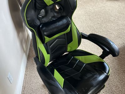 Respawn racing style, leather gaming chair