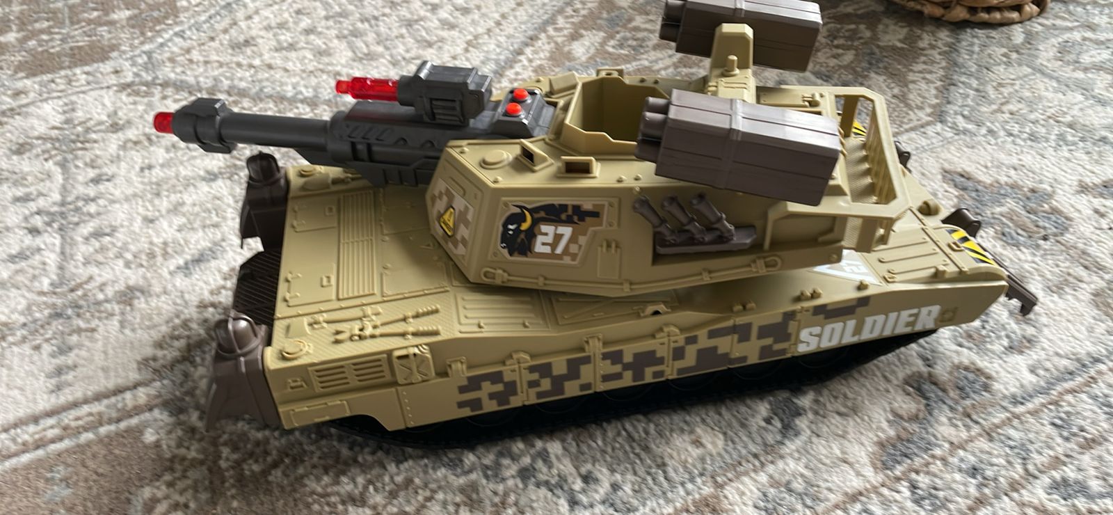 GIJOE ARMY BATTLE TANK LIGHTS SOUND 17 Inches