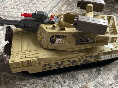 GIJOE ARMY BATTLE TANK LIGHTS SOUND 17 Inches