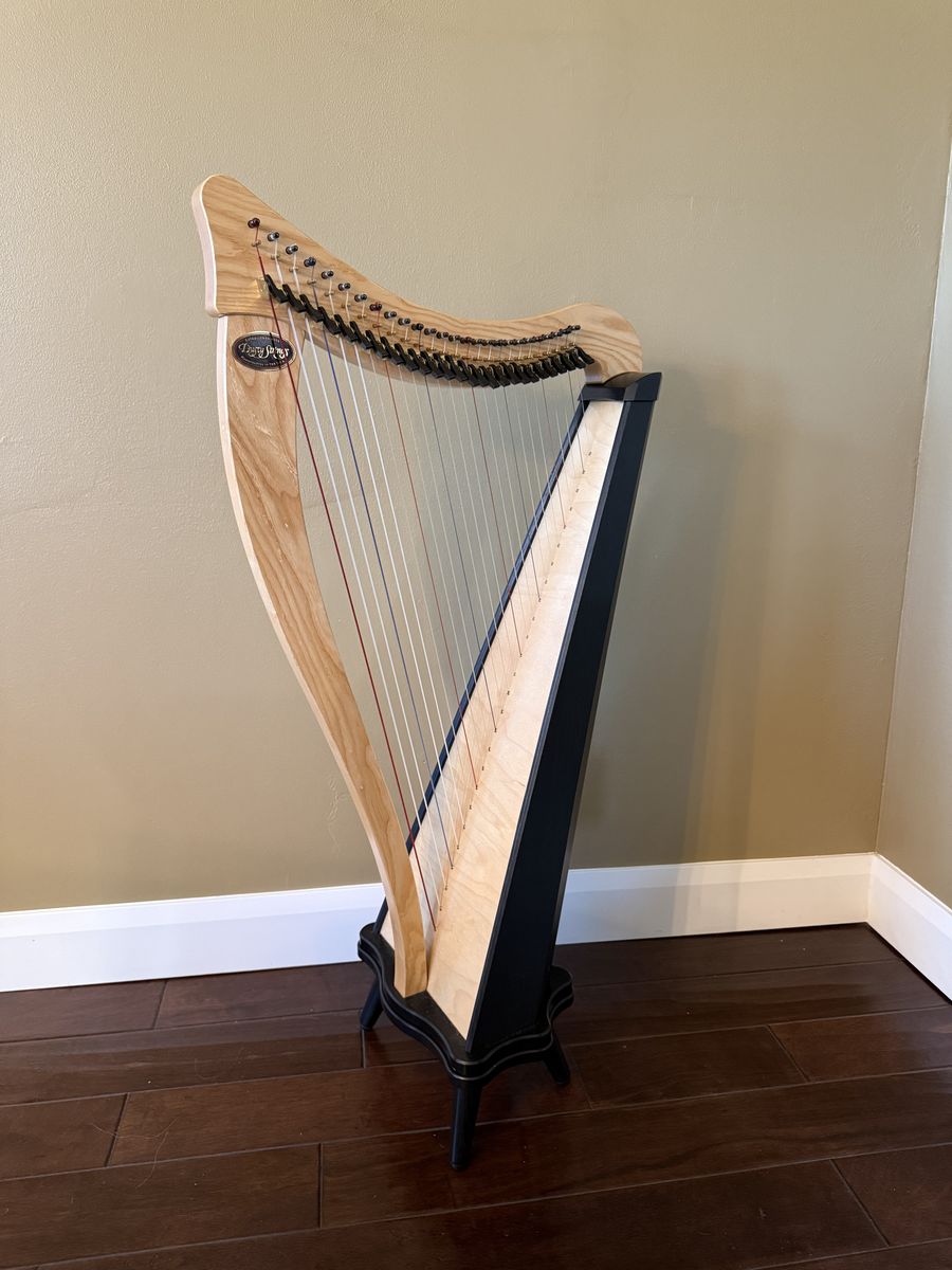 Harp - Dusty Strings Ravenna 26 w/ case and accessories