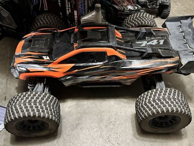 Great Condition Traxxas XRT 1/5 8S Scale Truggy