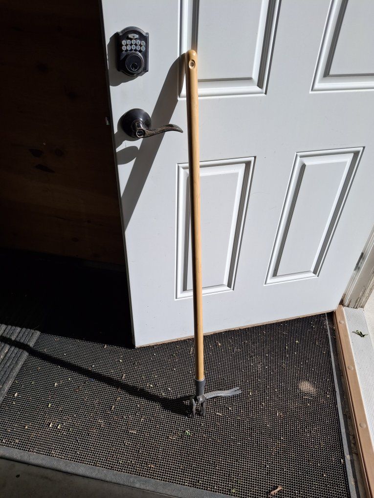 ECOgardener Stand Up Weed Puller - Ergonomic Gardening Tool