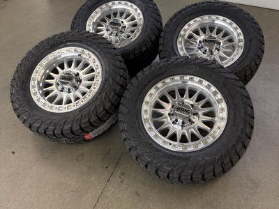 NEW 20x9 KMC "ims"/ 35x12.50r20 Amp R/t 8x170