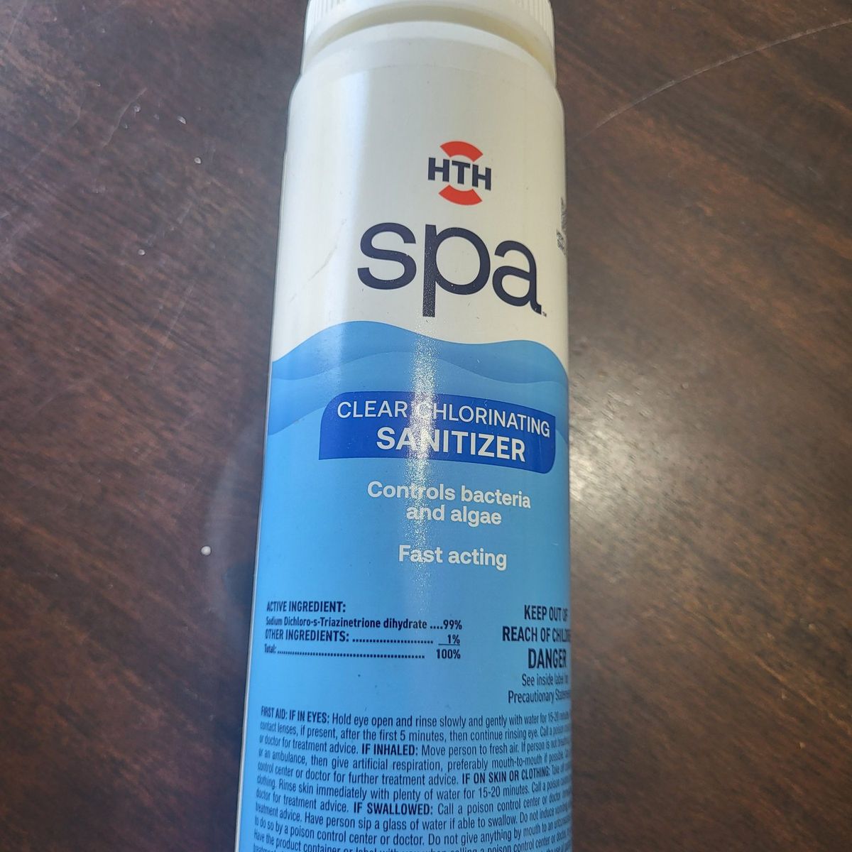 Spa HTH Clear Chloringating Saniziter.