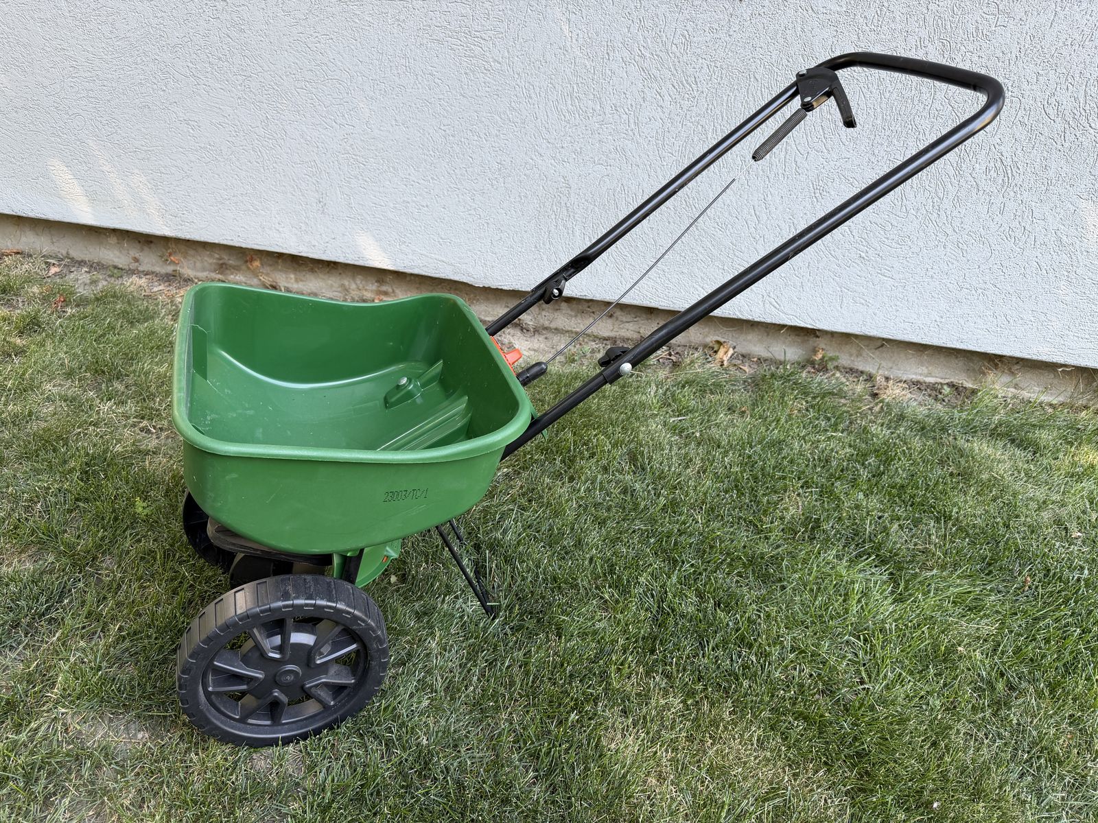 Scotts EdgeGuard Mini Spreader