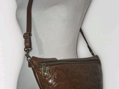 Patricia Nash FLORENCE TINCHI TOOLED Floral Full-Grain Leather Convertible Bag