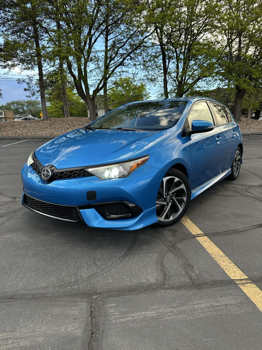 2016 SCION IM Base