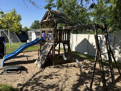 Free backyard play swing set