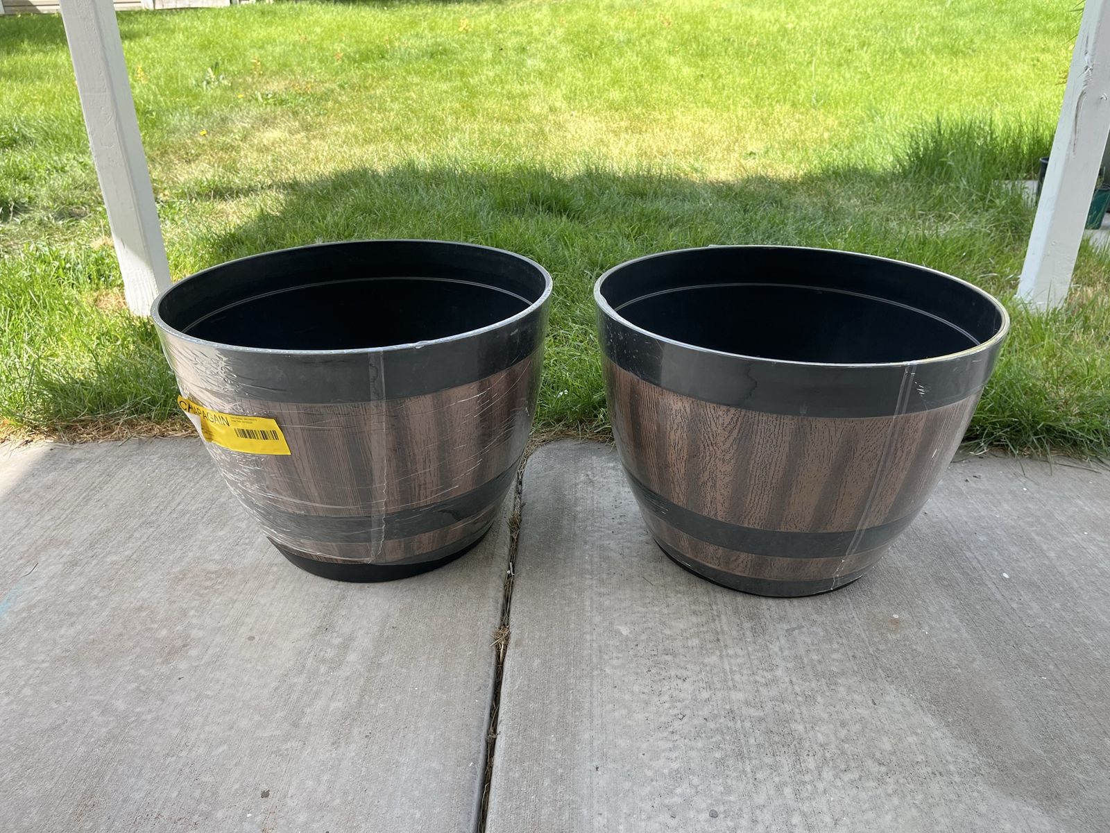 New 20-inch Planters
