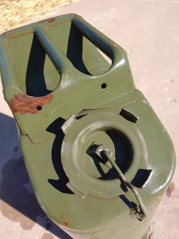 Main image 3