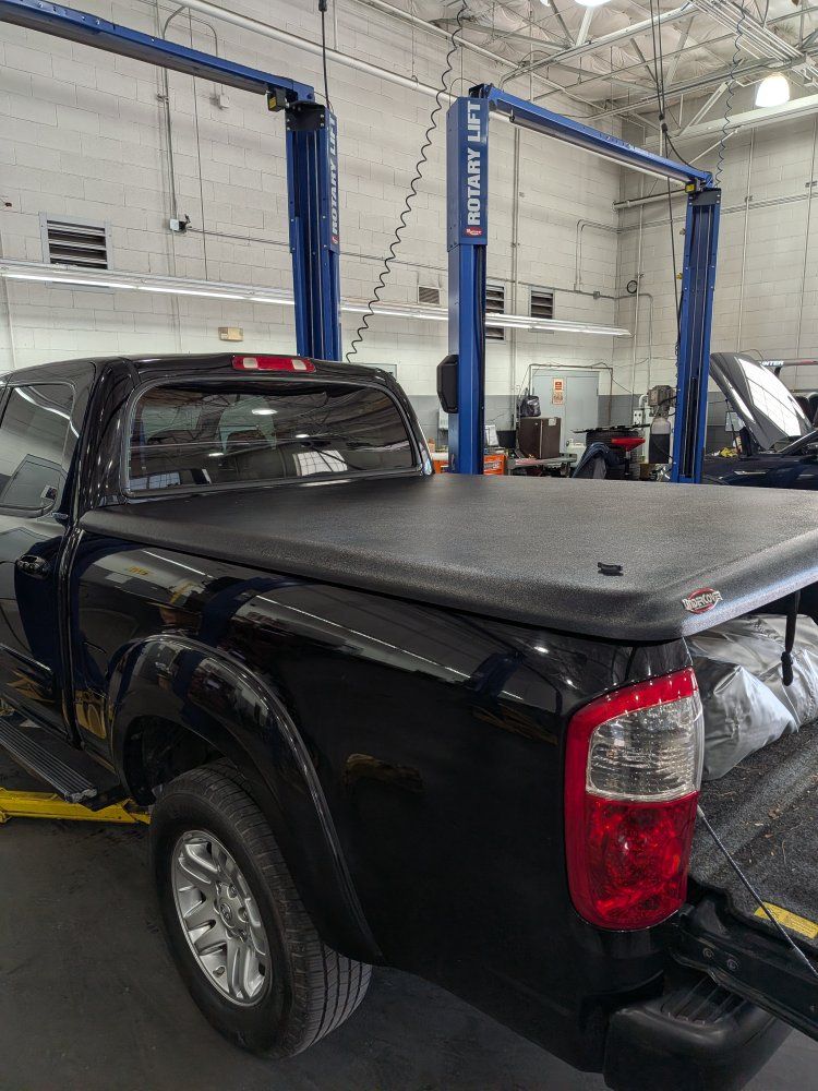 tundra Tonneau cover, bed cover