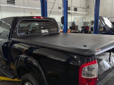 tundra Tonneau cover, bed cover