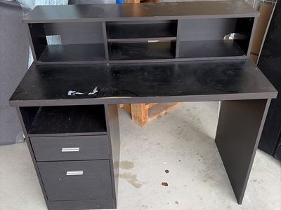 FREE DESK