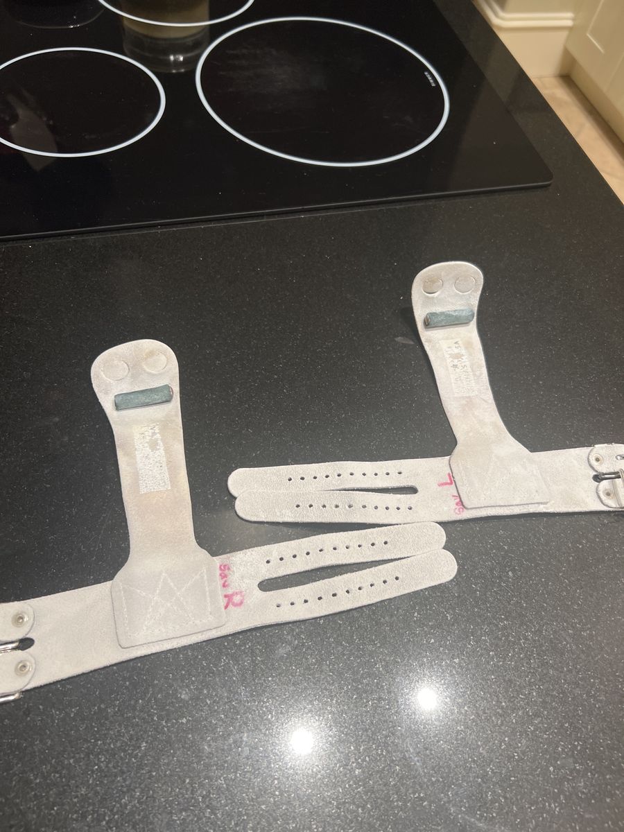 2 pairs Gymnastics Hand grips.