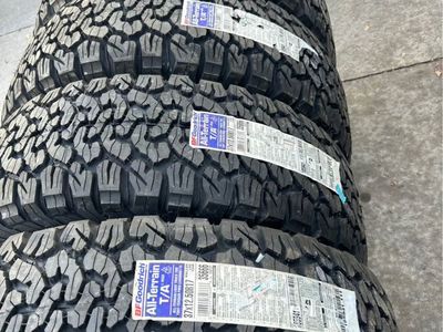4 New Tire 37125017