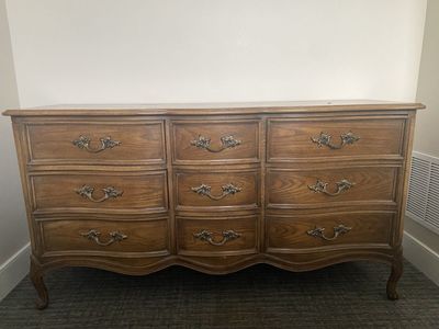 Dresser