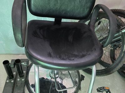 Extra wide All-purpose salon chair