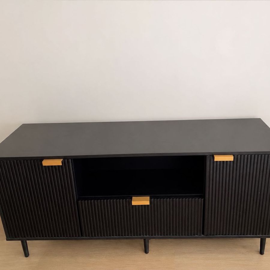 Entertainment center