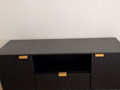 Entertainment center