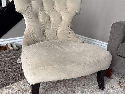 Accent chair-