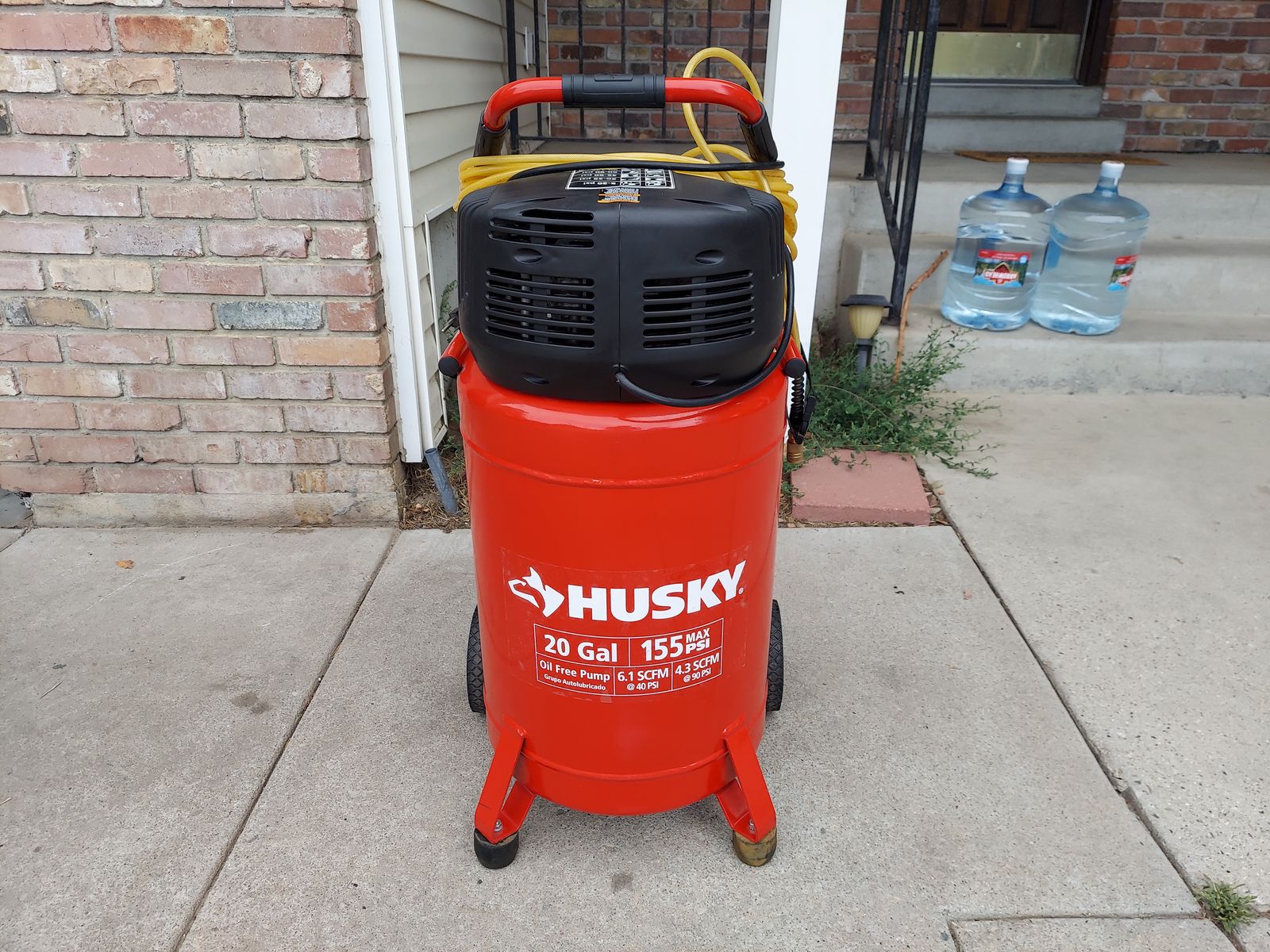 Husky 20 gallon 155 psi air compressor, brand new basically