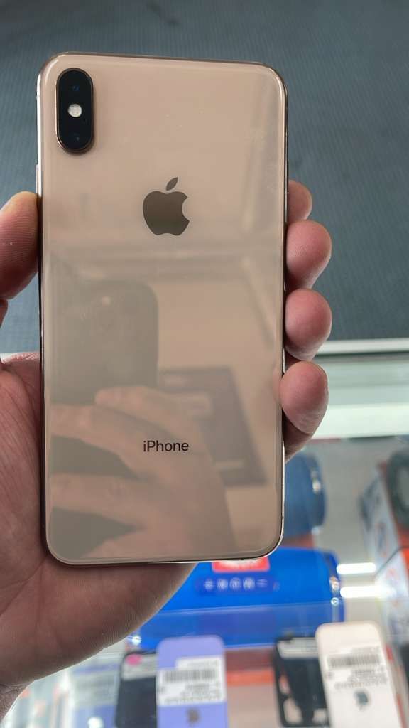 iPhone XS Max 64GB - $165 (Unlocked)