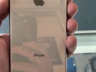 iPhone XS Max 64GB - $165 (Unlocked)