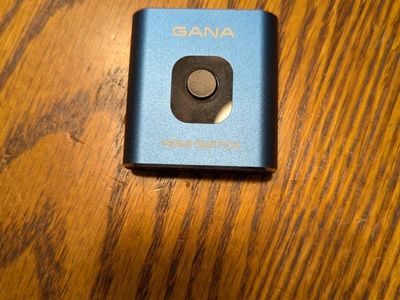 2-way HDMI splitter (2 available)