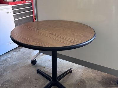 Round Wood Grain Cafe Table with Black Metal Pedestal Base - Used