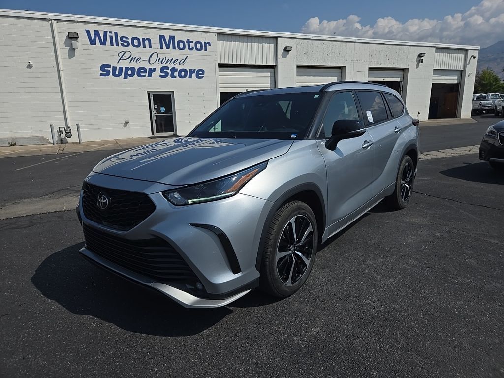 2022 Toyota Highlander XSE