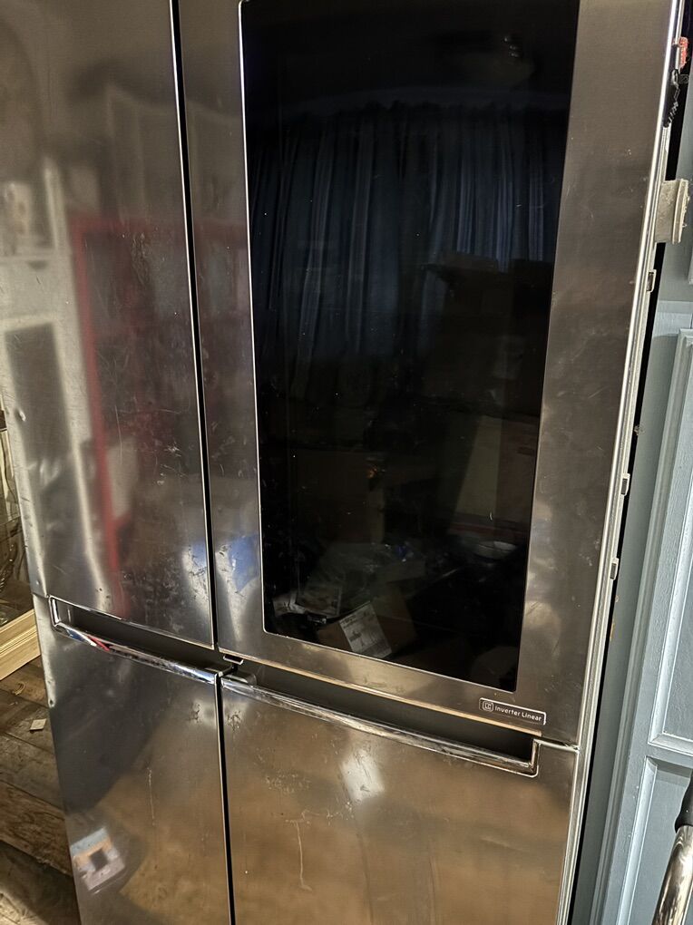 @+ LG Refrigerator in great working condition