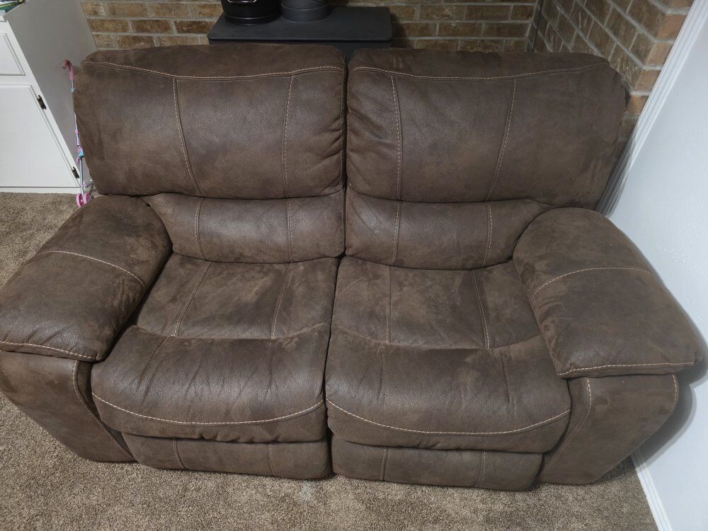 reclinable loveseat