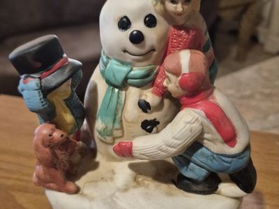Vintage 1987 Christmas Around the World "Building a Snowman" Musical Figurine