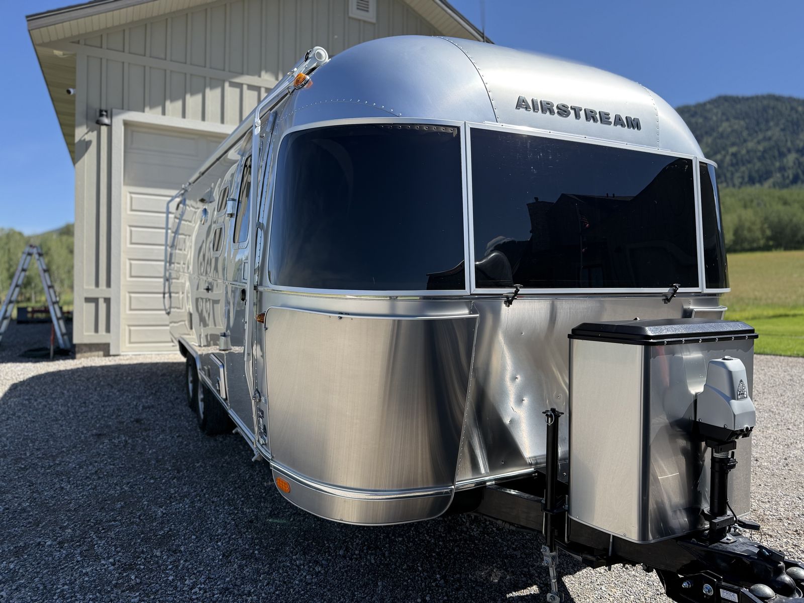 2018 25’ Airstream Flying Cloud Rear Bedroom Queen