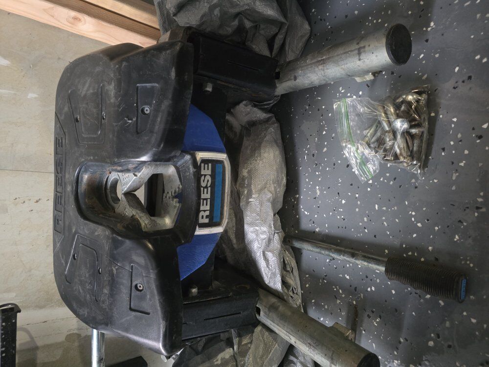 5th wheel hitch assembly