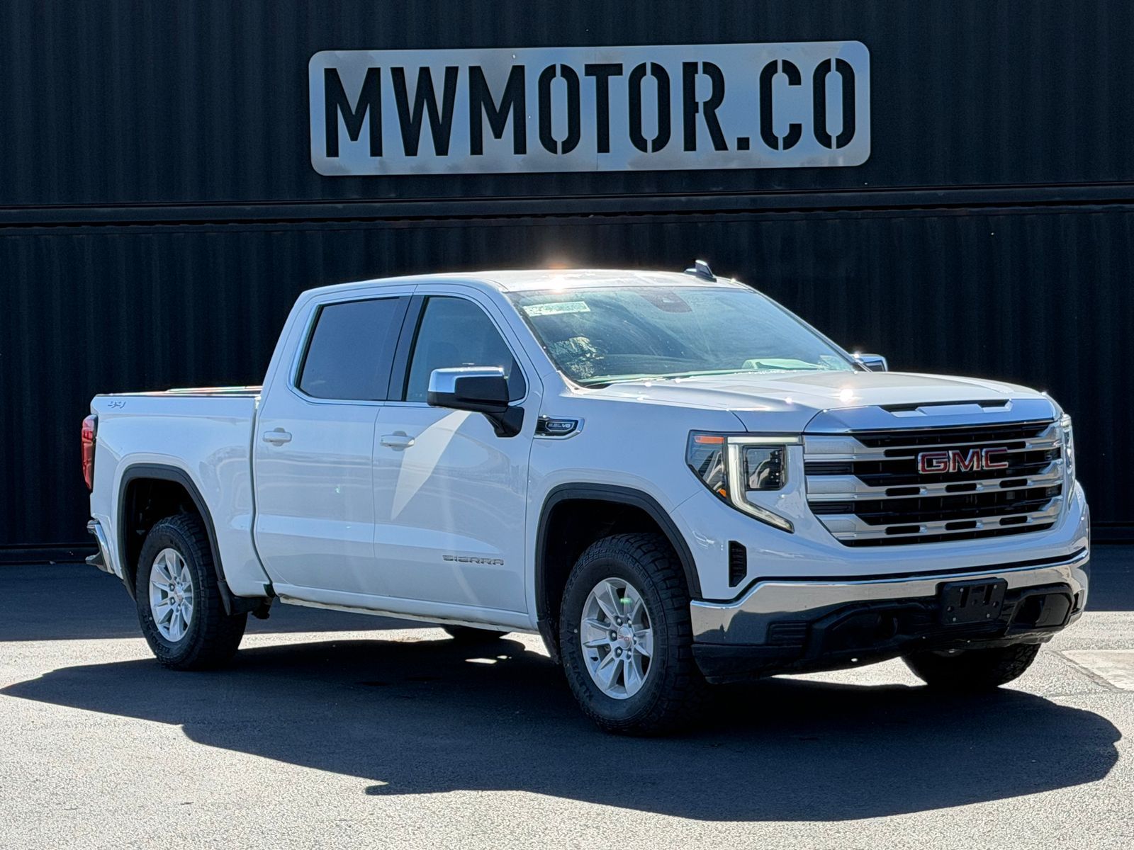2023 GMC 1500 SLE
