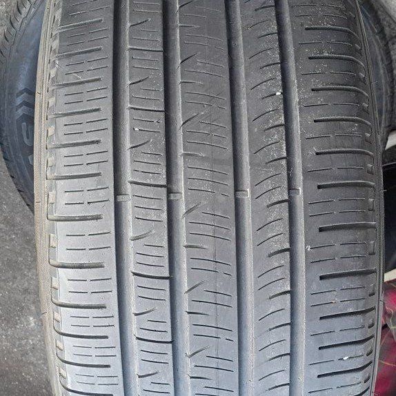 * Single 255/55R18 Tire with Lots of Tread *