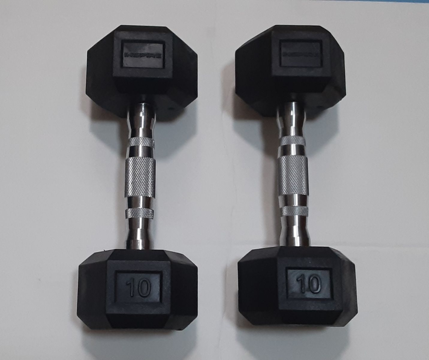 Inspire - Fitness Set of Two 10-lb Hex Dumbbells - Rubber Coated Cast Iron with Chrome Ergonomic Knurled Grip - in New Condition