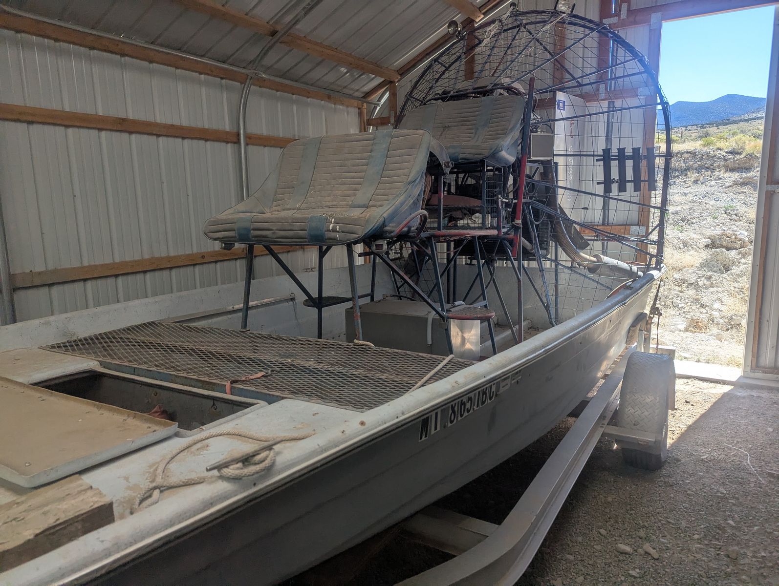 Flat bottom watercraft -Airboat