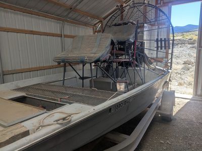 Flat bottom watercraft -Airboat