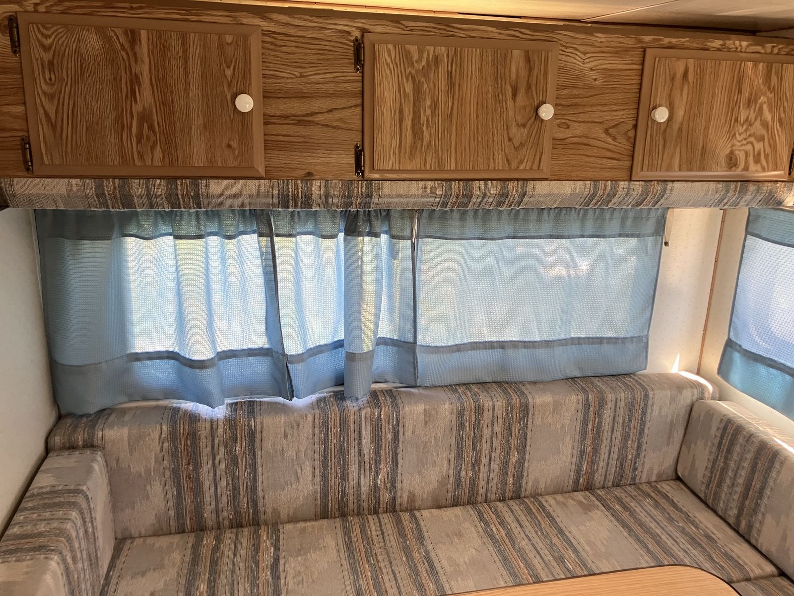 1989 Six Pac Truck Bed Camper