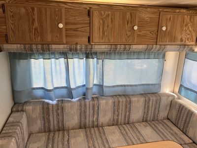 1989 Six Pac Truck Bed Camper