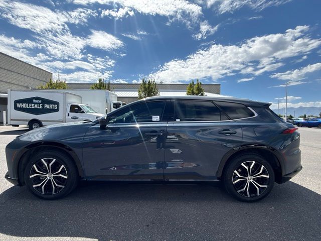2025 Toyota Crown Signia XLE