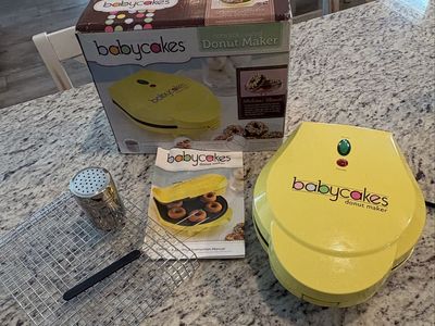 Babycakes Nonstick Coated Donut Maker - yellow. Makes 6 mini Donuts