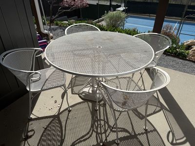 Vintage metal patio table & 6 chairs